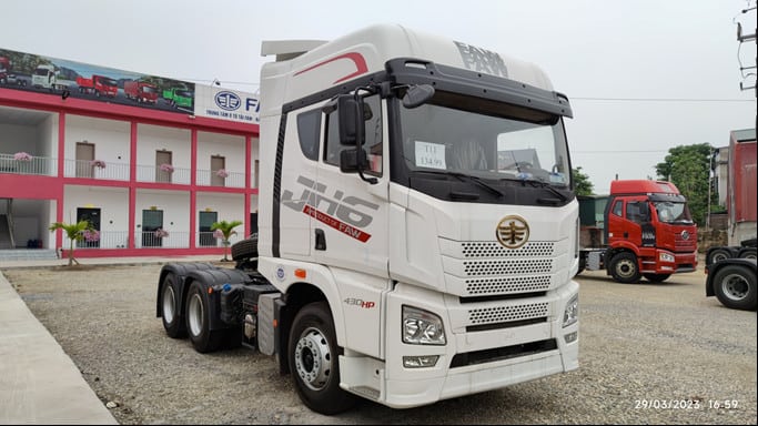 Xe Đầu Kéo Faw Trucks JH6 430HP